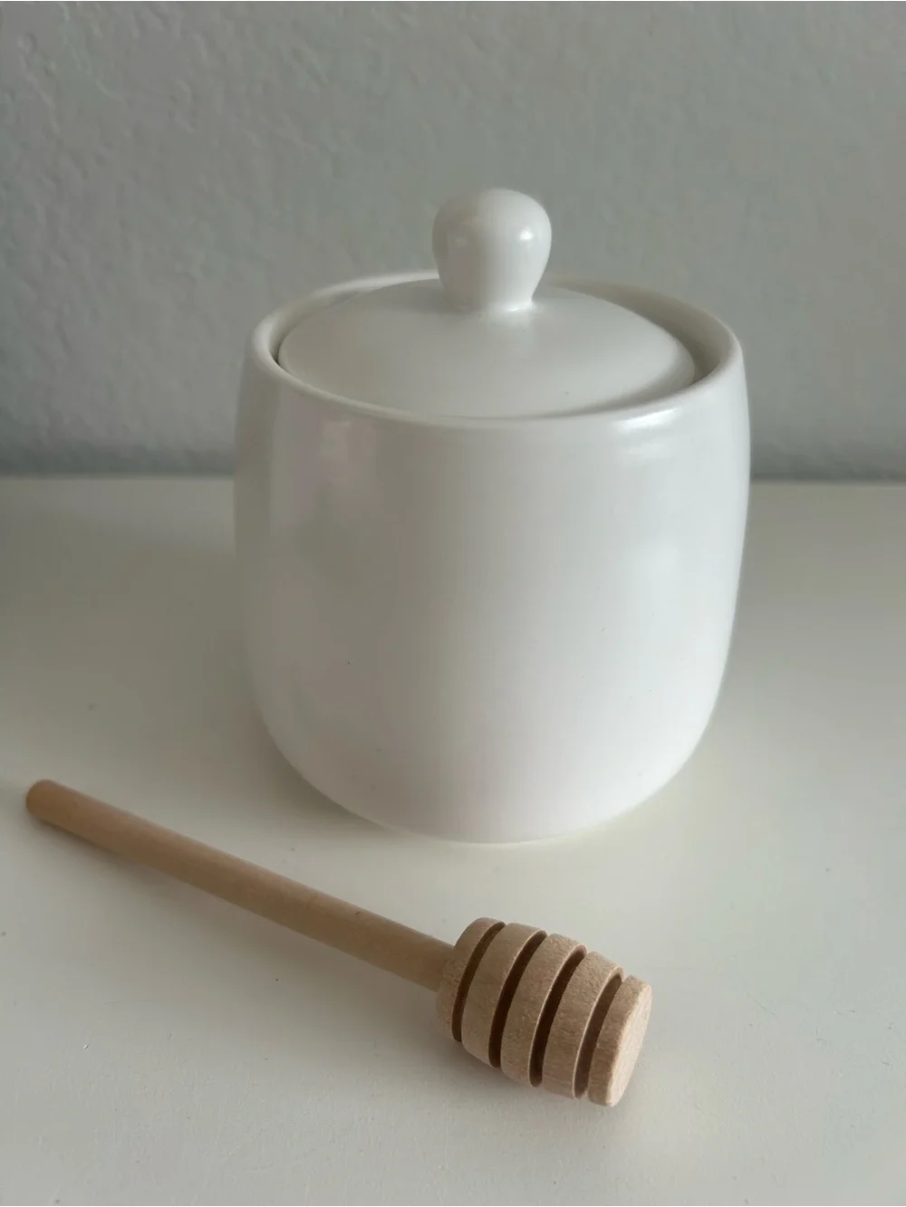 Honey Pot with Wooden Dipper White NWT Farmhouse Chic Minimalist